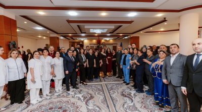 Leyla və Arzu Əliyevalar ahıl şəxslərlə Yeni il süfrəsində - FOTO