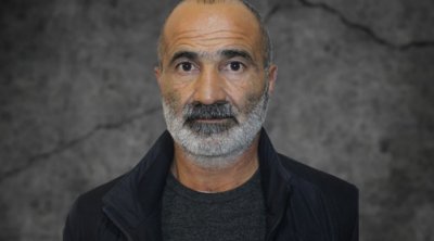 Məzar daşındakı şəkli bəyənmədi &ndash; SINDIRDI