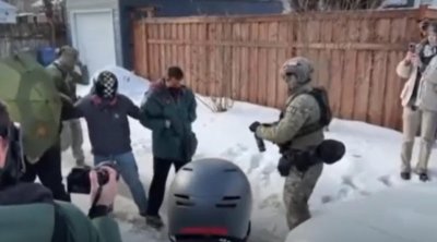 ABŞ-da Miqrasiya Xidmətinin agenti qadını güllələdi- VİDEO