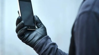 Telefonu oğurlayıb mobil tətbiqə müdaxilə edən şəxs SAXLANILDI