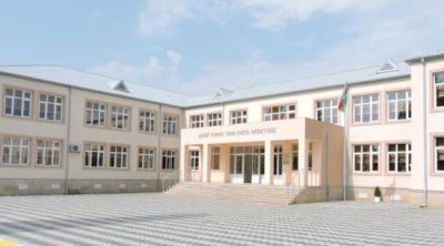 Müəllim direktor müavinini döyərək onu yaralayıb &ndash; RƏSMİ AÇIQLAMA