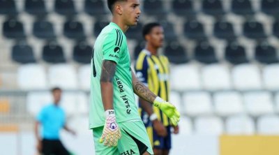 “Fənərbağça”nın qapıçısı bu kluba keçdi