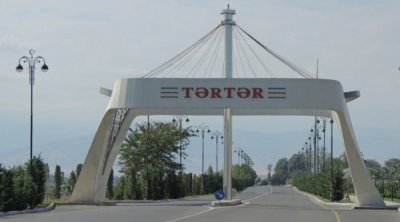 Tərtərdə minik avtomobili traktorun kotanına çırpılıb, bir nəfər ölüb