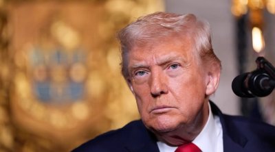 Tramp: &ldquo;Qrenlandiyanın müdafiəsi iki it qoşulmuş xizəkdən ibarətdir&rdquo;