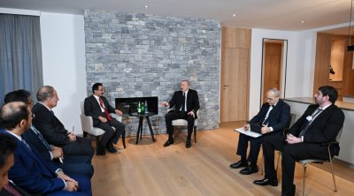 İlham Əliyev Davosda &ldquo;DP World&rdquo; şirkətlər qrupunun icraçı direktoru ilə görüşüb - FOTO