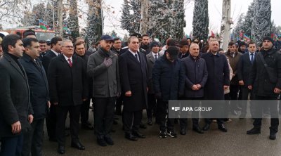 Ərdoğanın oğlu Gəncədə Şəhidlər xiyabanını ziyarət edib - FOTO