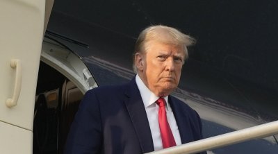 SON DƏQİQƏ: Tramp Davosa getmir - Təyyarəsi geri döndü