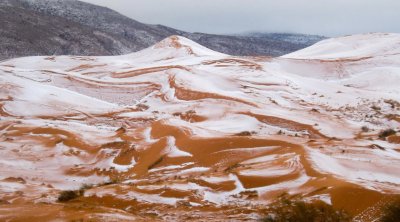 Sahara səhrasında 10 ildən sonra ilk qar &ndash; VİDEO