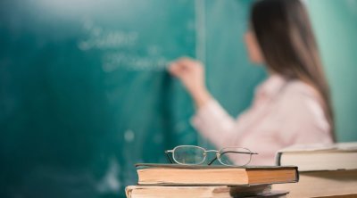 Videosu yayılan müəllim işdən çıxarıldı