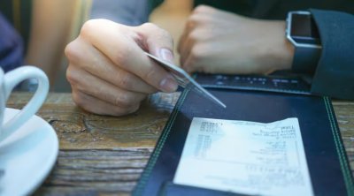 Bakıda restoranda ad günü məclisində artıq yazılmış hesaba görə dava düşdü: Həbs olunan var