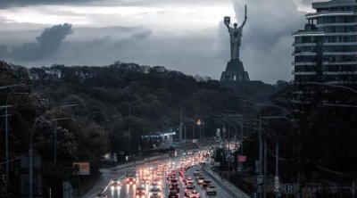 Kiyevdə 800 min insan hələ də işıqsız qalıb