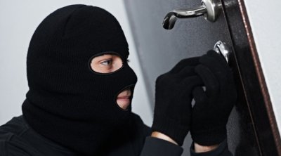 Bakıda evlərdən oğurluq edən şəxs TUTULDU