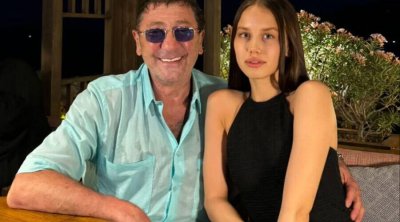 Xalq artisti 19 yaşlı nişanlısından ayrıldı