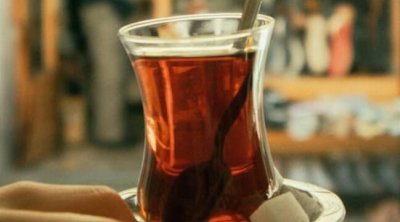 Bu çayları əsla almayın: Bir fincan çayda 15 plastik parça