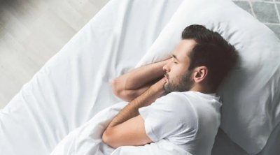 Yuxuda qışqırır və ya gülürsünüzsə BU XƏSTƏLİK riskiniz var