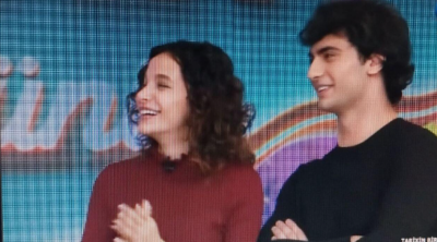 Səmraya efirdə evlilik TƏKLİF - Özündən 14 yaş kiçikdir &ndash; FOTO