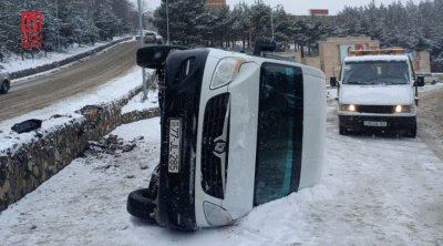 Qusarda avtobus aşdı: Xəsarət alanlar var &ndash; VİDEO