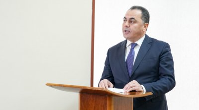 Naxçıvanın Baş naziri kolektivə təqdim olundu &ndash; FOTO