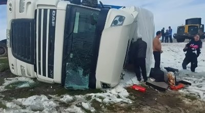 Bakı-Qazax magistralında qorxulu anlar: Yük maşını aşdı &ndash; VİDEO