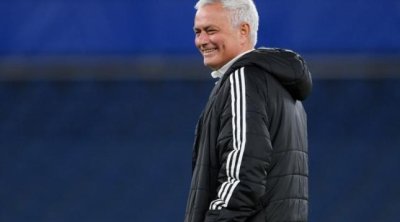 &ldquo;Məni ən çox inkişaf etdirən futbolçu Messi olub&rdquo; - Mourinyo