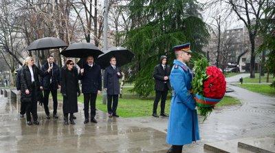 İlham Əliyev Belqradda Heydər Əliyevin və serb yazıçısı Milorad Paviçin abidələrini ziyarət etdi