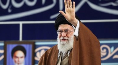 Xamenei minlərlə təbrizli ilə görüşdü