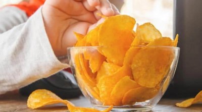 "İçindən həşəratlar çıxdı" - Çips paketlərində qurdlar olur? - VİDEO