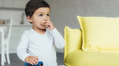 Kolbasa və konfetlə qidalanma uşaqlarda IQ səviyyəsinin azalmasına səbəb olur