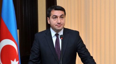 Hikmət Hacıyev: “Sülh Şurasında Azərbaycan və Ermənistan liderlərinin əl sıxmasının dərin simvolik mənası var”