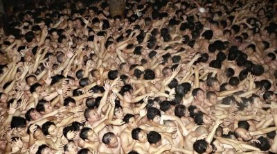 Yaponiyada "çılpaq festivalı": 6 nəfər xəsarət aldı - VİDEO