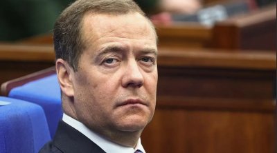 Medvedev Kallasa cavab verdi: &ldquo;Hərbçilərimiz istəsə, 1945-ci ildə olduğu kimi Avropaya vizasız girə bilər&rdquo;