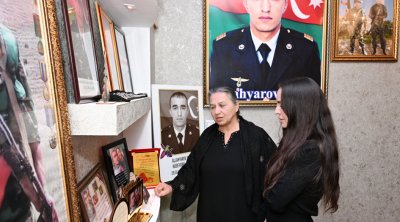 Leyla Əliyeva Vətən Müharibəsi Qəhrəmanı Şahin Allahyarovun ailəsini ziyarət etdi &ndash; FOTO