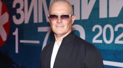 48 yaşlı aktyor 21 yaşlı balerina ilə EVLƏNDİ &ndash; FOTO