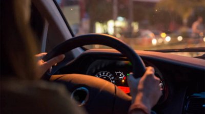 Naməlum şəxs qadın sürücüyə qorxulu anlar yaşatdı - Evinədək təqib etdi, əri ilə dalaşdı