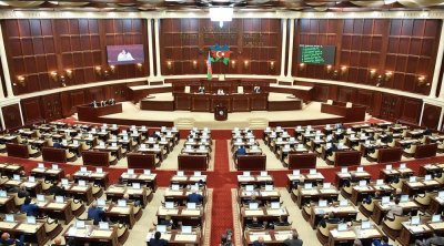 Milli Məclisin iclası başladı – Hansı məsələlər müzakirə olunur?