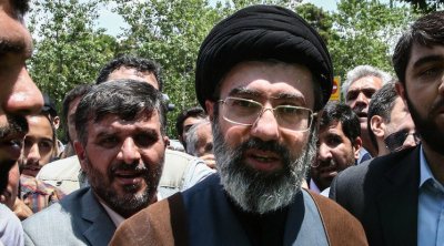 “Xameneinin oğlu sağdır” - İran KİV