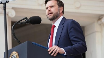 Vens: “Əvvəllər ABŞ-ın sükanı arxasında axmaq prezidentlər olub”