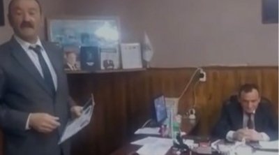 Məmura saxta mükafat verən “jurnalist” həbs edildi