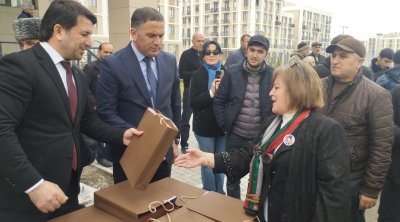 Ağdam şəhərinə köçən ailələrə evlərinin açarları təqdim olundu - FOTO