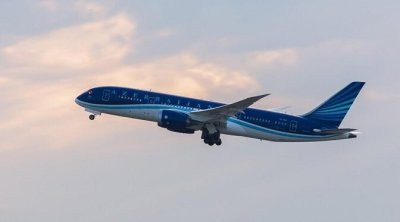 Türklər İğdıra enən AZAL təyyarəsini güllərlə qarşıladılar &ndash; VİDEO