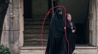 İranda gizlənmək üçün YENİ ÜSUL &ndash; Komandirlər qadın paltarı geyinməyə başladılar &ndash; FOTO