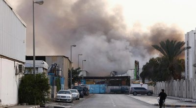 Səudiyyə Ərəbistanında yaşayış binasına mərmi düşdü - Ölən və yaralananlar var