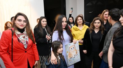 Leyla Əliyeva "Mənzərəyə açılan ev" sərgisində - FOTO