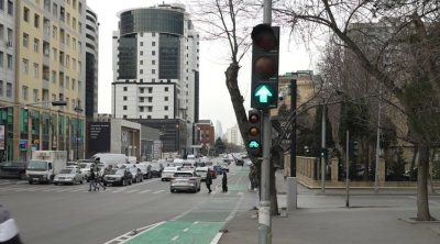 Sürücülərin NƏZƏRİNƏ – Bu küçələrdəki işıqforlarla bağlı YENİLİK – VİDEO