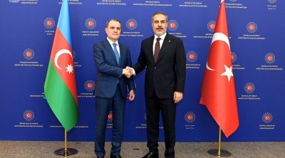 Ceyhun Bayramov türkiyəli həmkarı ilə danışdı