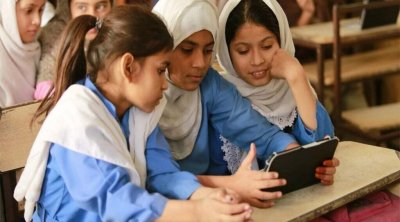 Neftin qiyməti artdı, Pakistanda dərslər ləğv edildi