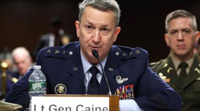 Amerikalı general: &ldquo;İranlılar döyüşür və mən buna hörmət edirəm&rdquo; - VİDEO