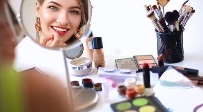 Makiyajın uzun müddət sabit qalması üçün bunları edin