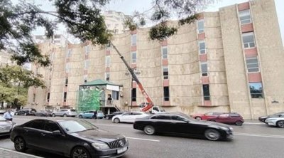 Aylar öncə xəbərdarlıq olunsa da, tarixi abidədə təmir işlərini yenə aparıblar &ndash; FOTO