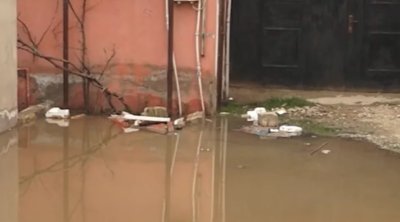 Qobu sakinləri üfunətə məhkum olub: Küçələri çirkab su basır - VİDEO